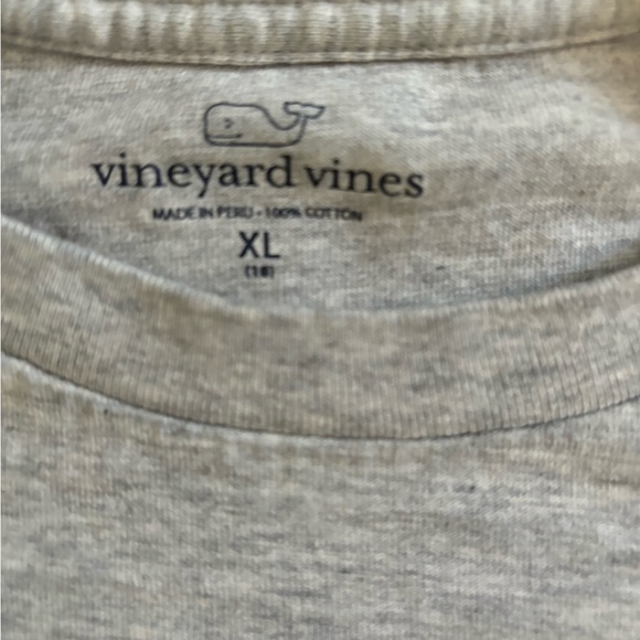 Island themed Vineyard Vines Tee - Picture 4 of 5